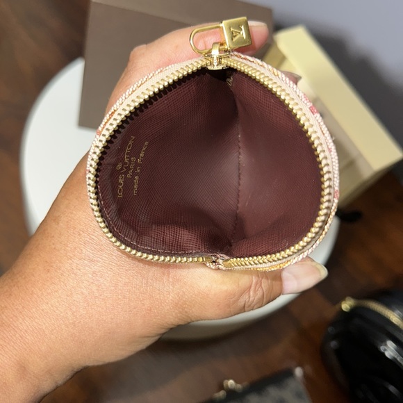 Louis Vuitton Monogram Mini Lin coin case in EUC - Picture 13 of 17